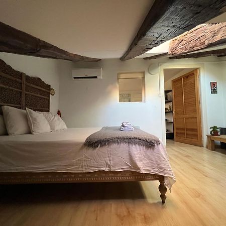 Apartment In Monumental Square Madrid Center Exterior photo