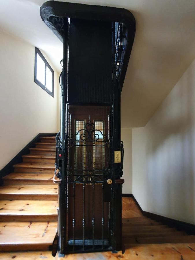 Apartment In Monumental Square Madrid Center Exterior photo