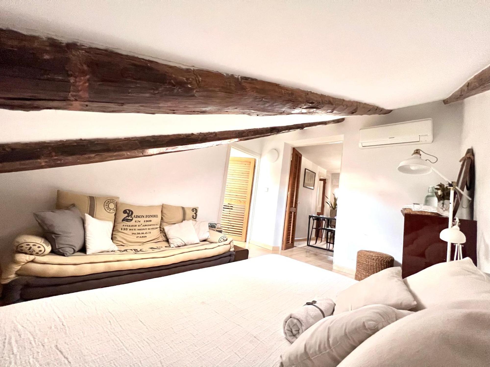 Apartment In Monumental Square Madrid Center Room photo